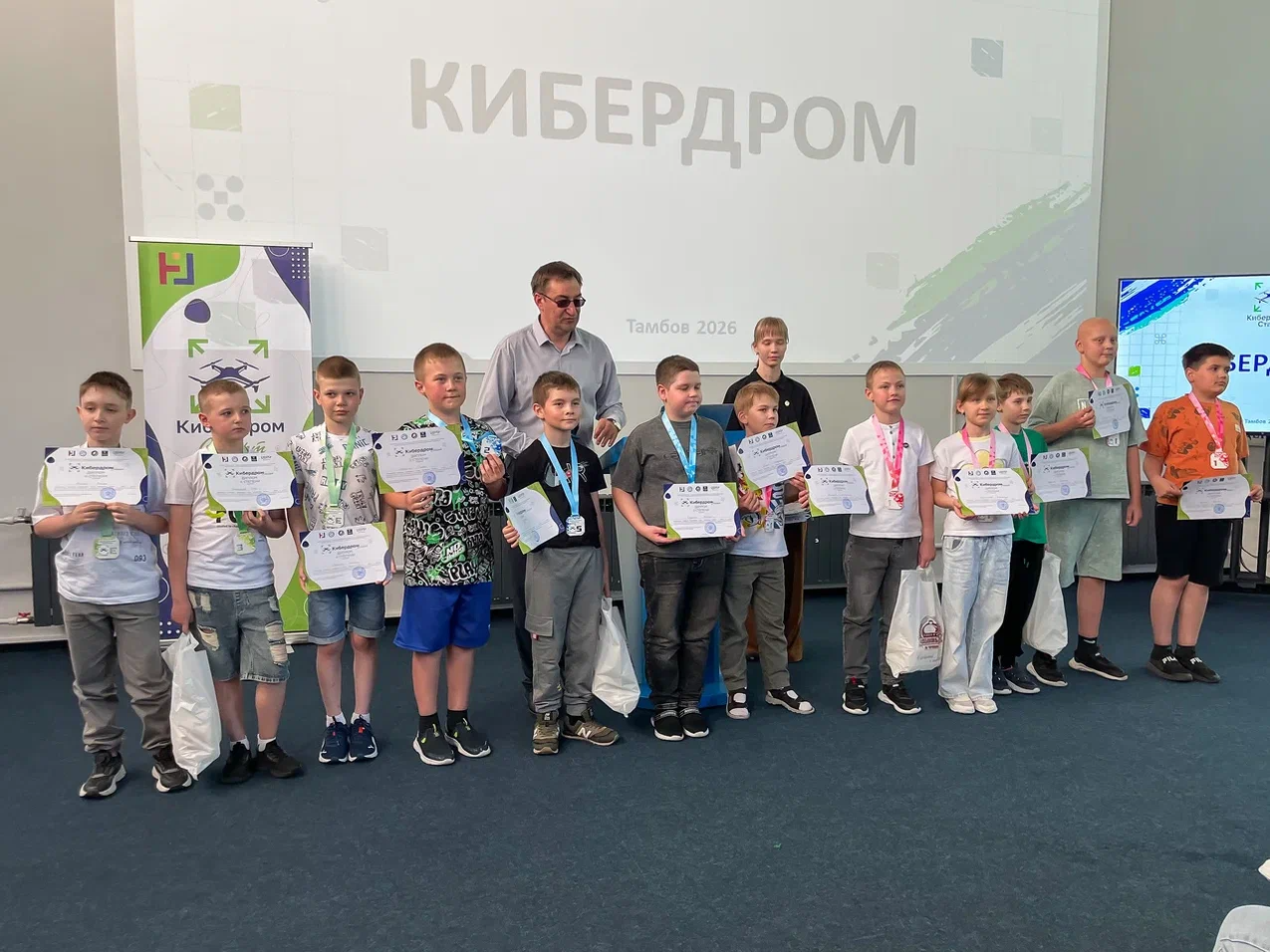 Изображение новости: В Державинском в третий раз прошли региональные соревнования по управлению беспилотными летательными аппаратами «Кибердром. Старт»